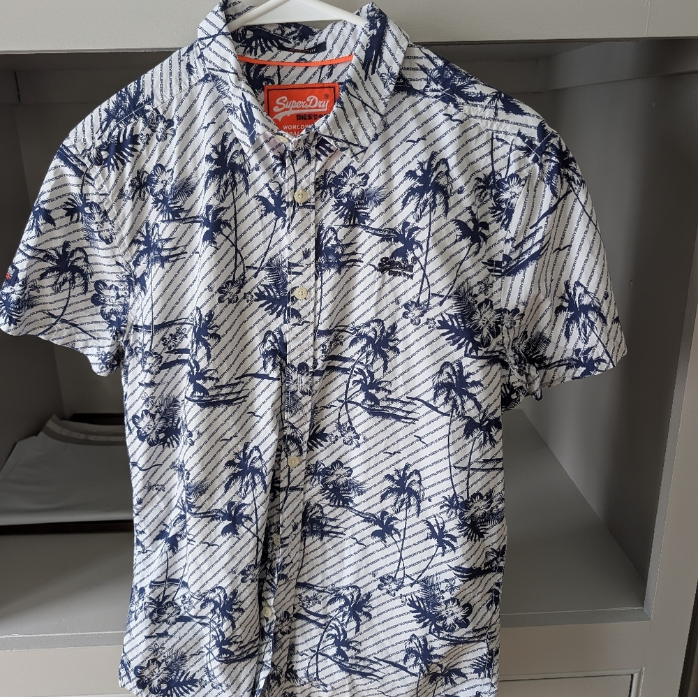Superdry Navy and White Tropical Print Shirt 100% cotton .excellent condition